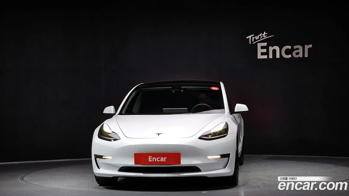 Tesla Model 3 — фото 3