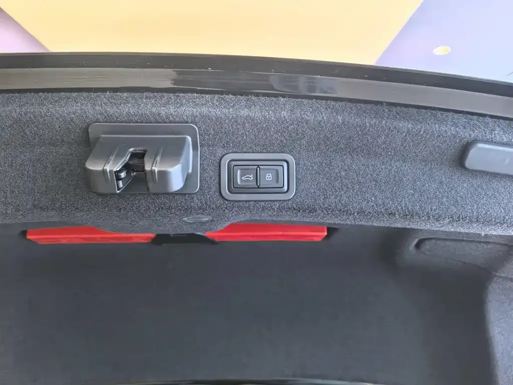 Audi A6L 2023 из CN, фото 10