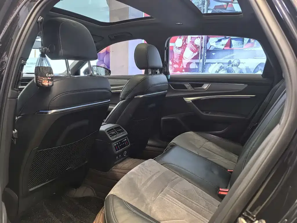 Audi A6L 2023 из CN, фото 6