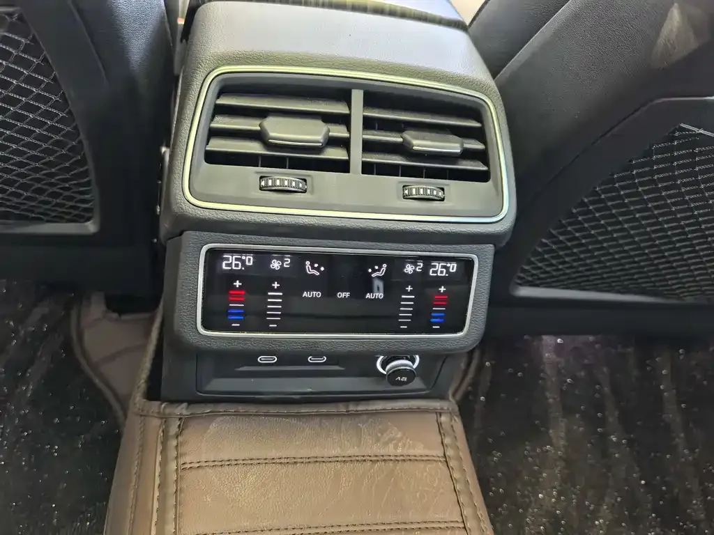 Audi A6L 2023 из CN, фото 8