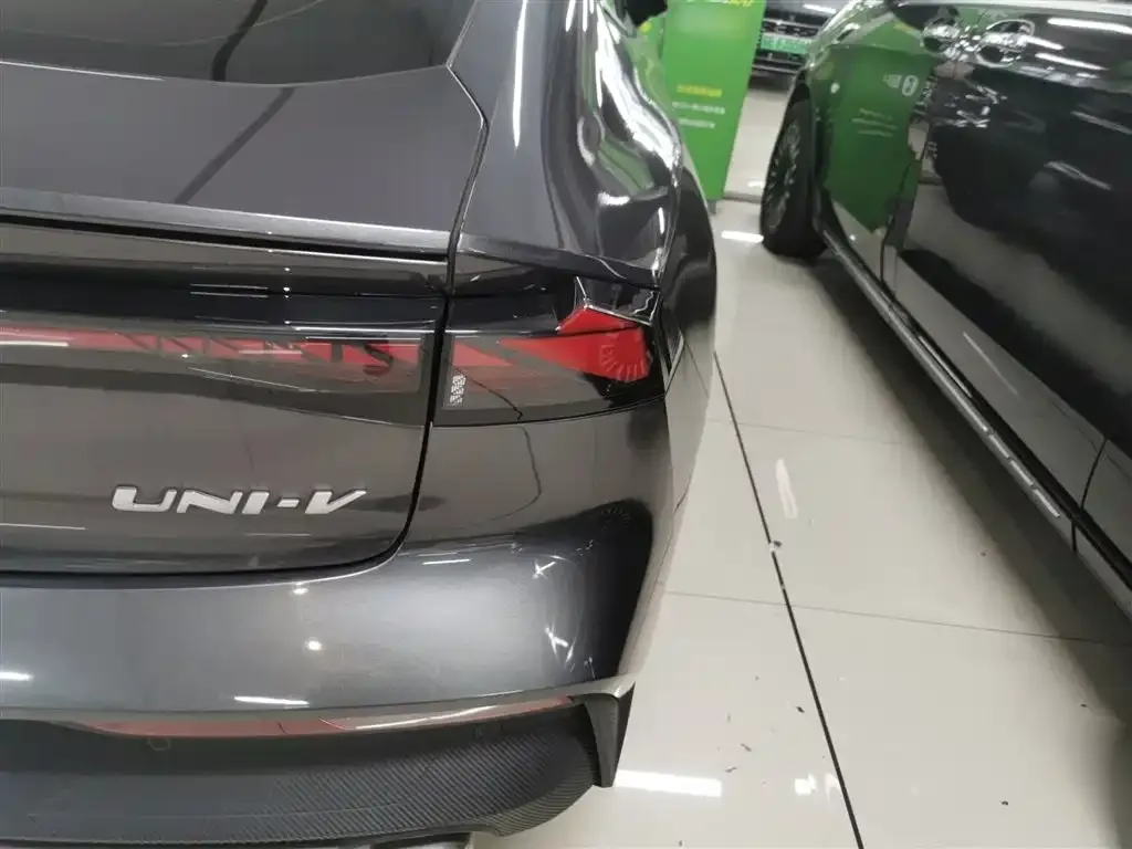 Changan UNI-V 2023 из CN, фото 8