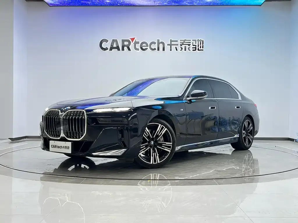 BMW 7 Series 2023 из CN, фото 1