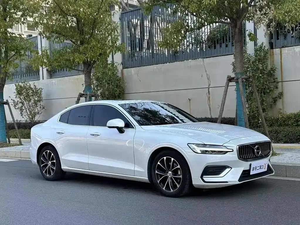 Volvo S60 — фото 3