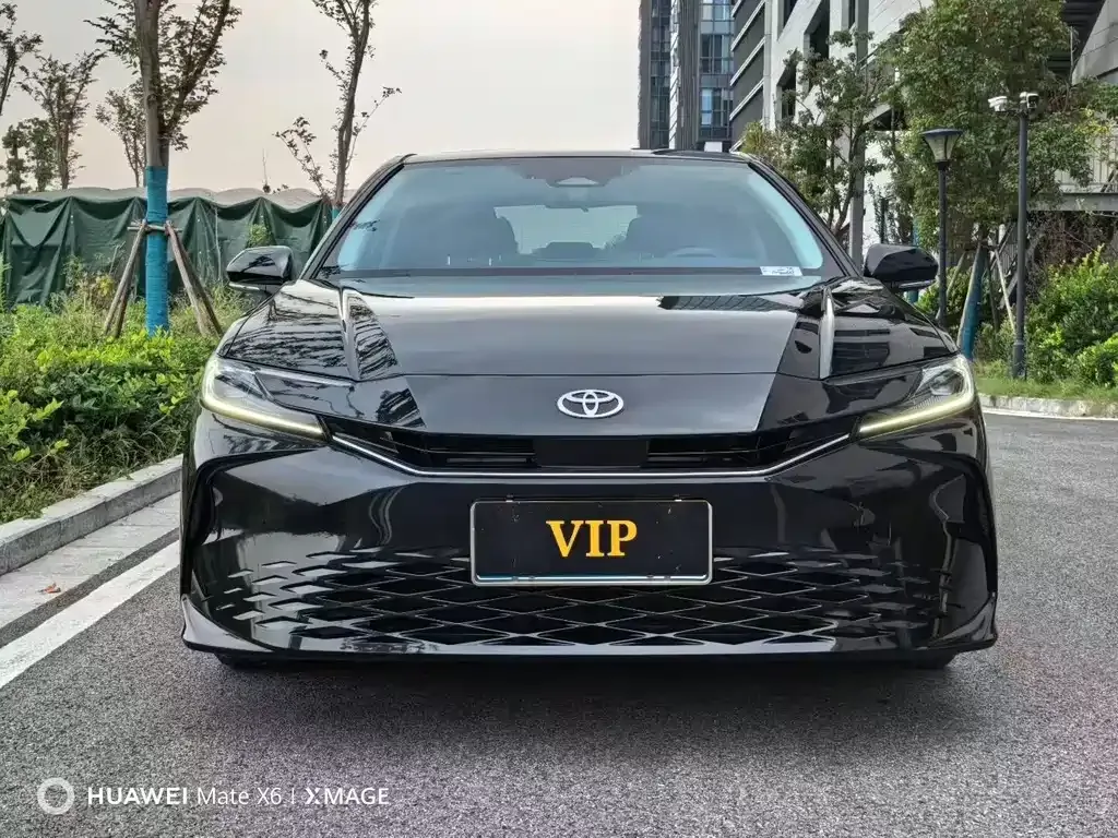Toyota Camry 2025 из CN, фото 2