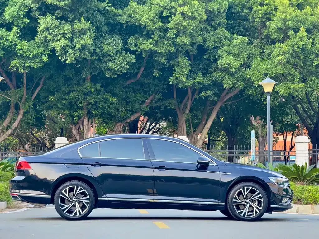 Volkswagen Magotan 2022 из CN, фото 8