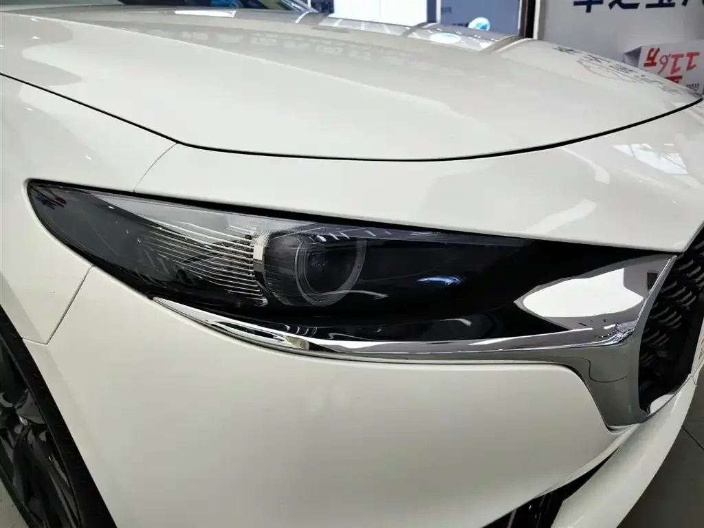 Mazda 3 Axela — фото 10