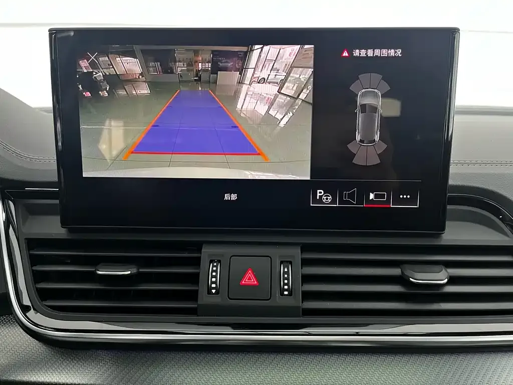 Audi Q5L 2023 из CN, фото 9