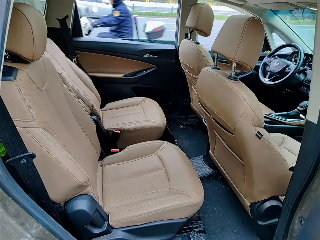 Buick GL6 2022 из CN, фото 10
