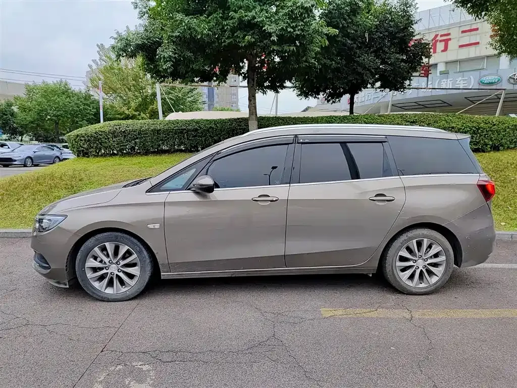 Buick GL6 2022 из CN, фото 3
