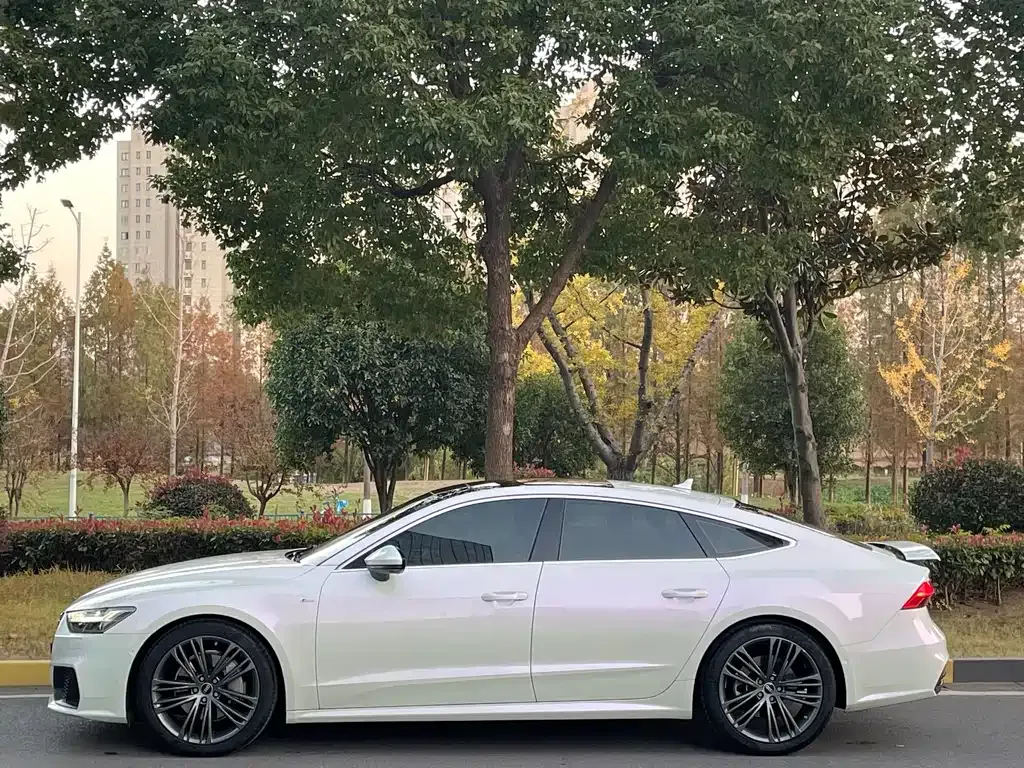 Audi A7 2021 из CN, фото 3