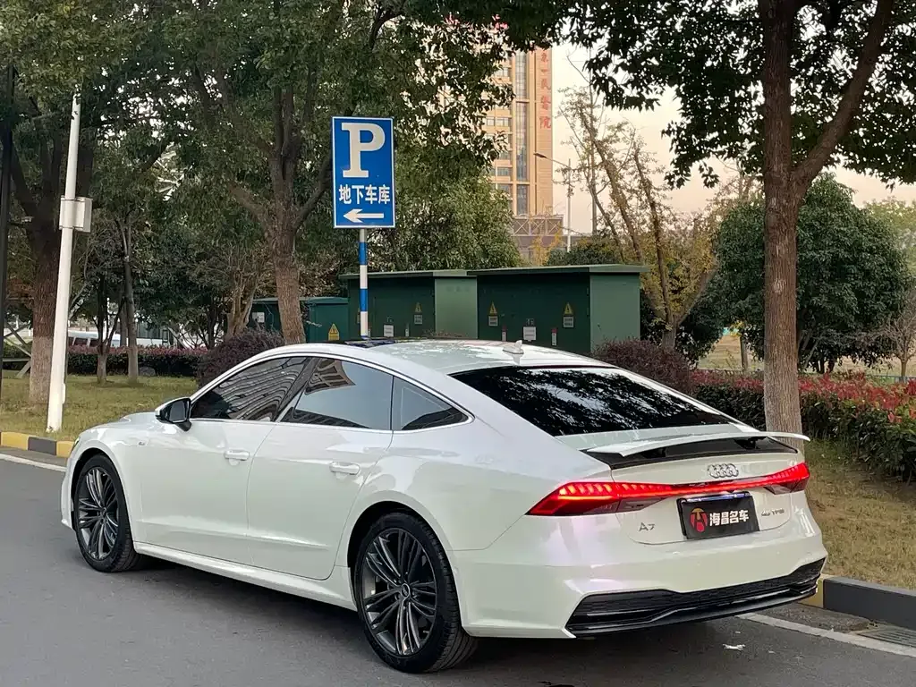 Audi A7 2021 из CN, фото 4