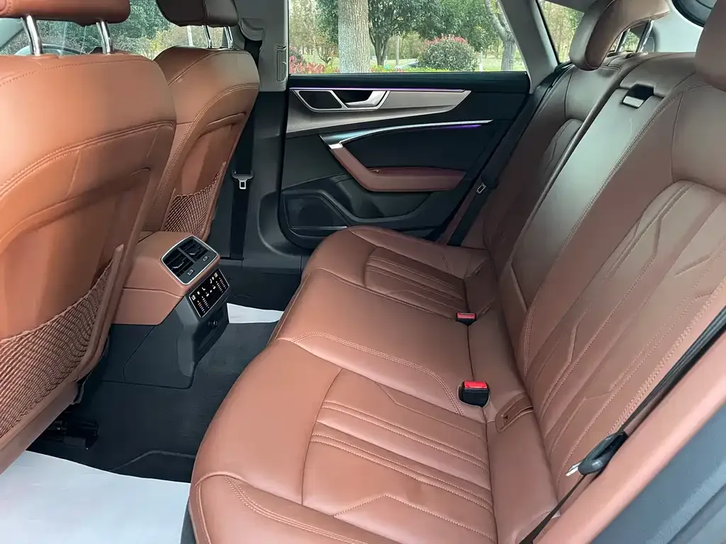 Audi A7 2021 из CN, фото 9