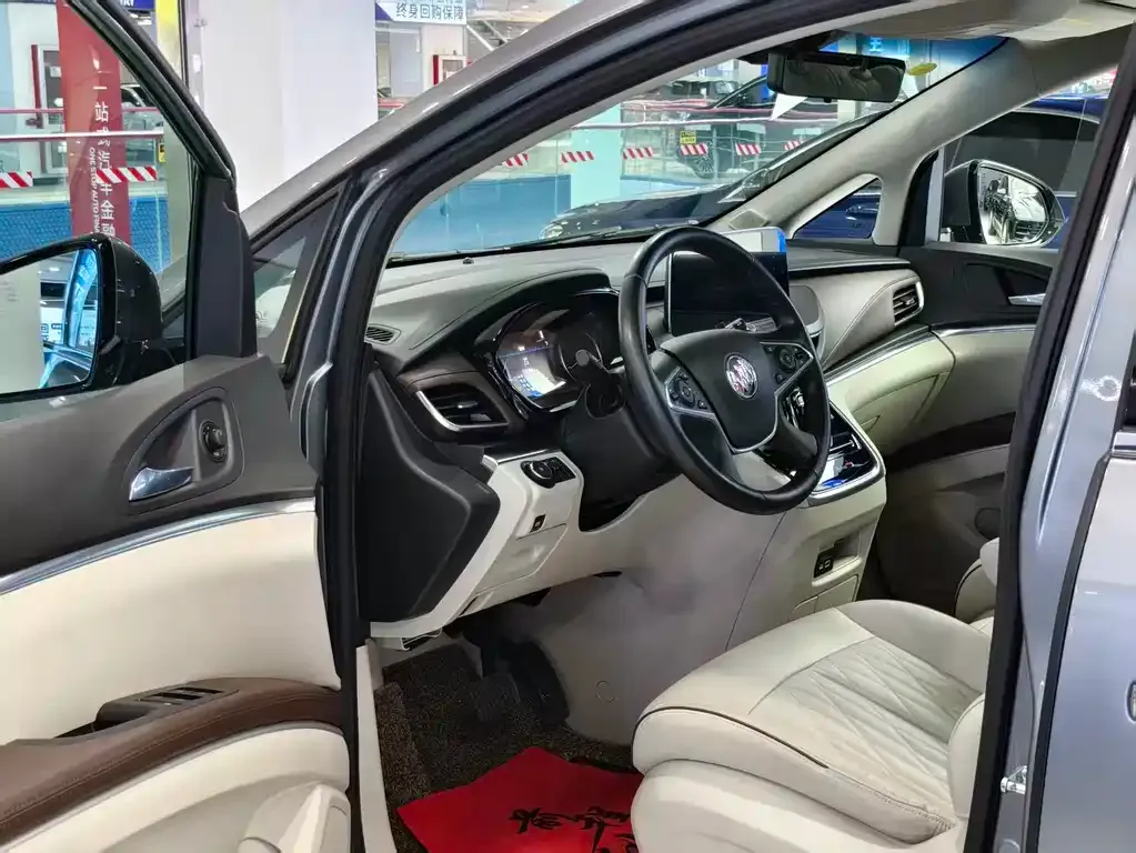 Buick GL8 2021 из CN, фото 3