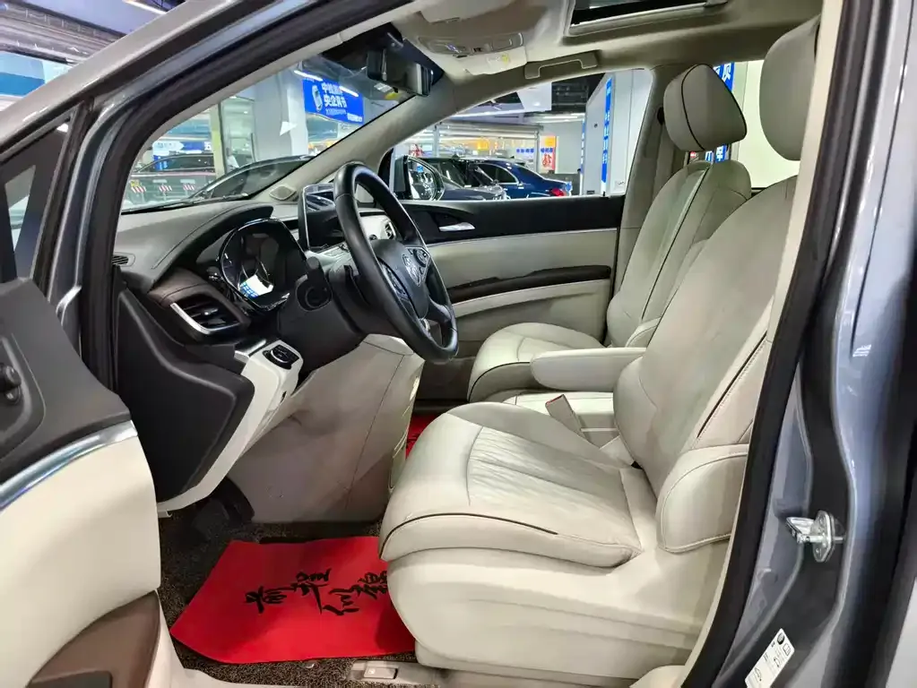 Buick GL8 2021 из CN, фото 4