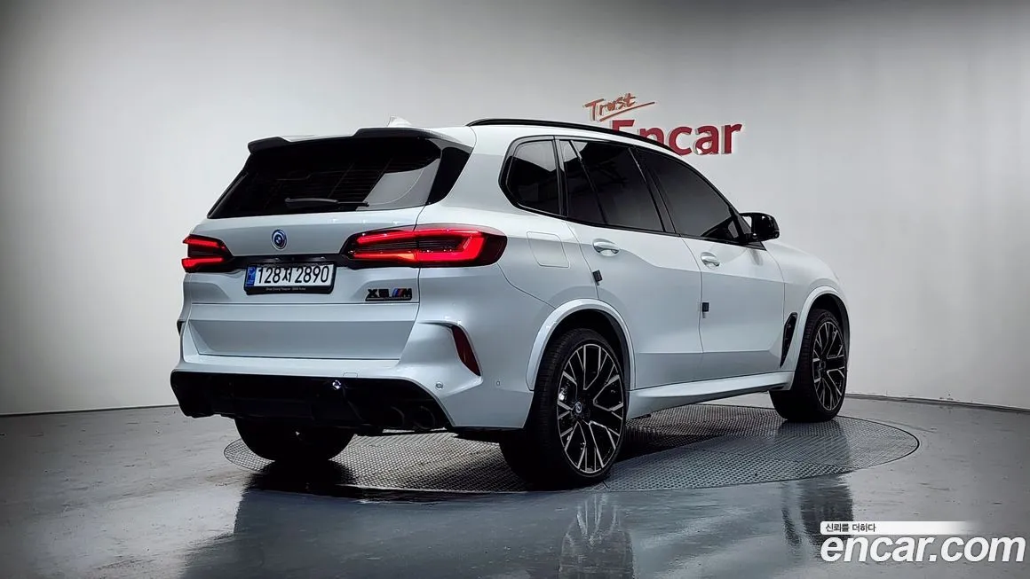 BMW X5M 2023 из KR, фото 2