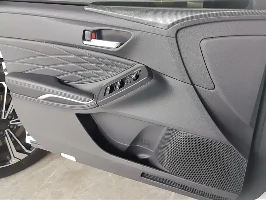 Toyota Avalon 2021 из CN, фото 7