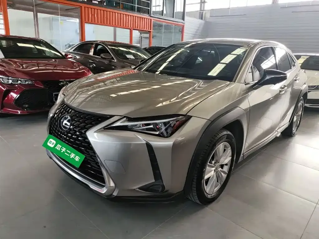 Lexus UX — фото 2