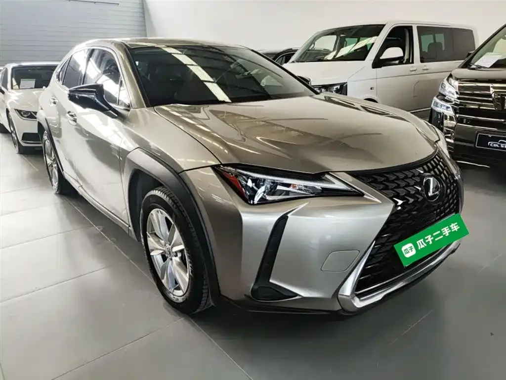 Lexus UX — фото 4