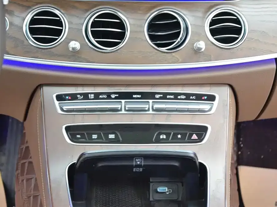 Mercedes-Benz E-Class 2023 из CN, фото 8