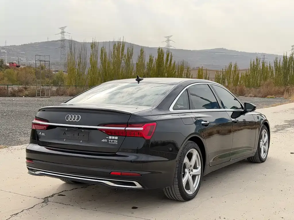 Audi A6L 2023 из CN, фото 4