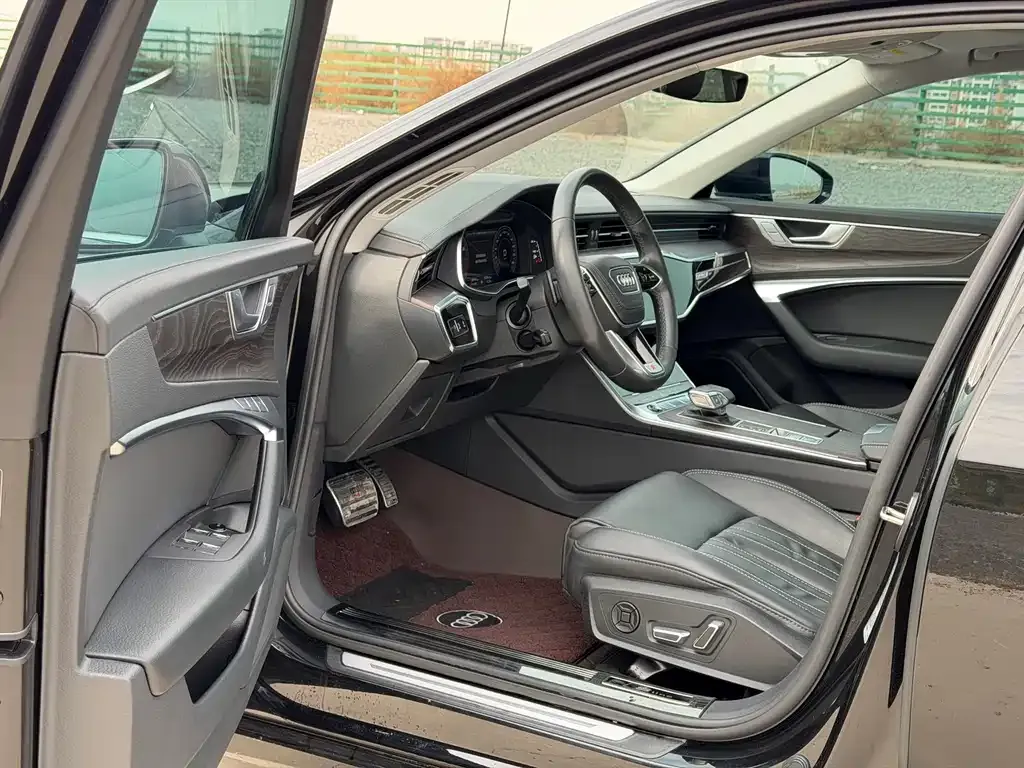 Audi A6L 2023 из CN, фото 7