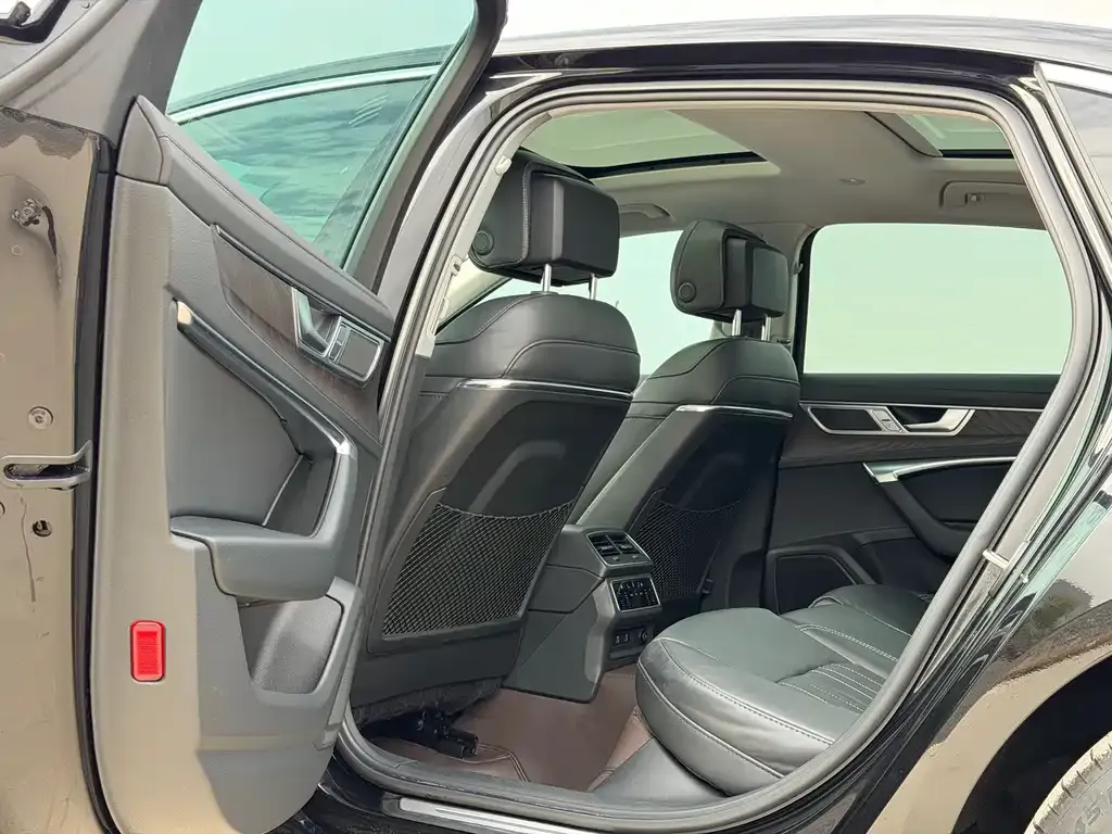Audi A6L 2023 из CN, фото 9