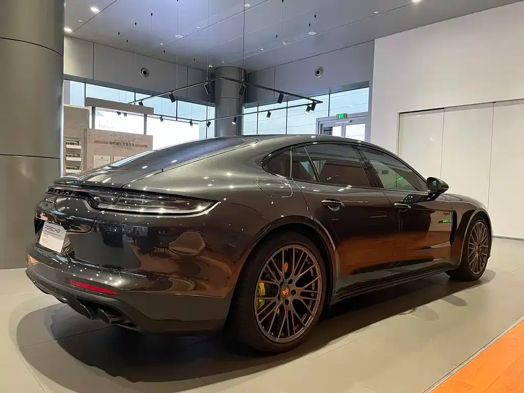 Porsche Panamera Hybrid 2022 из CN, фото 3