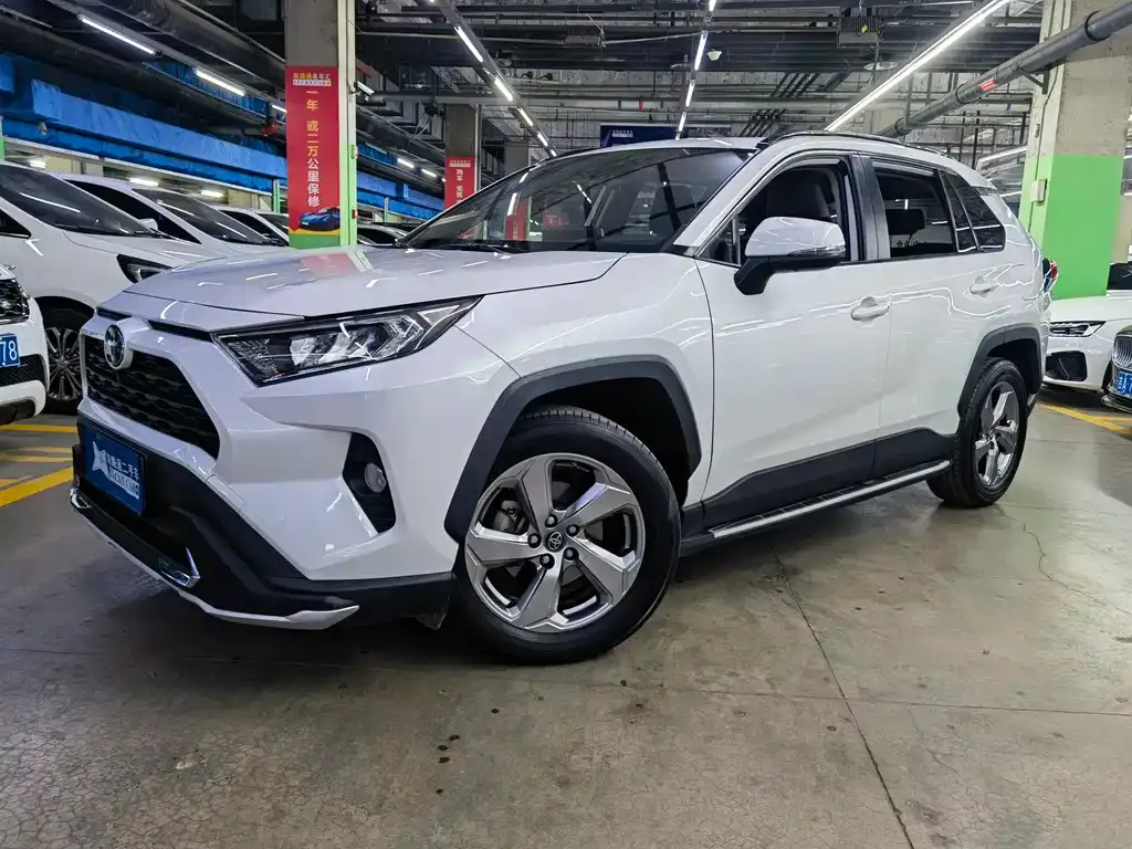 Toyota RAV4 2021 из CN, фото 1