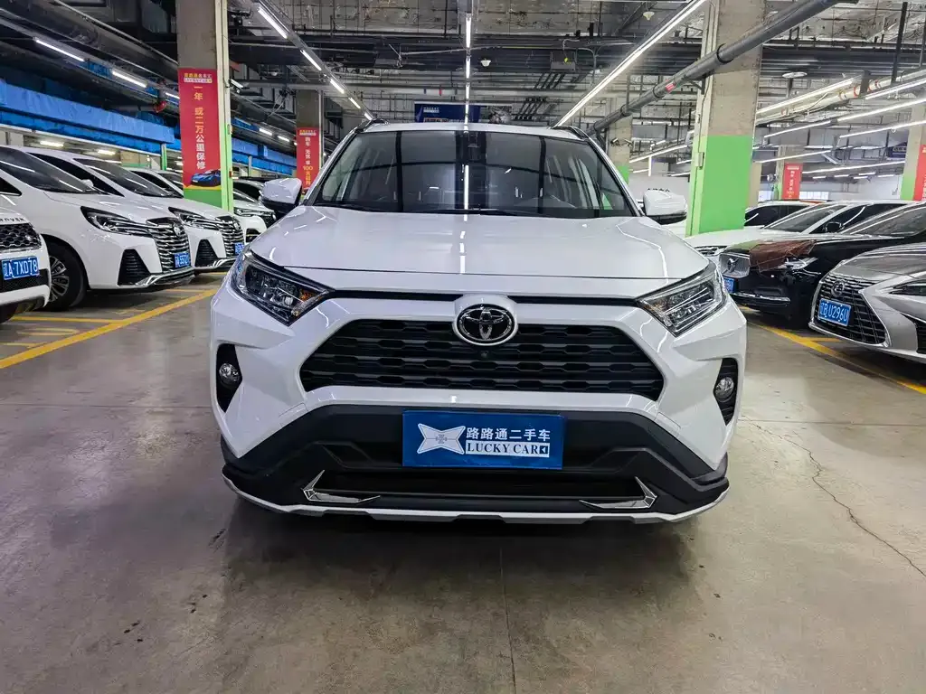 Toyota RAV4 2021 из CN, фото 2
