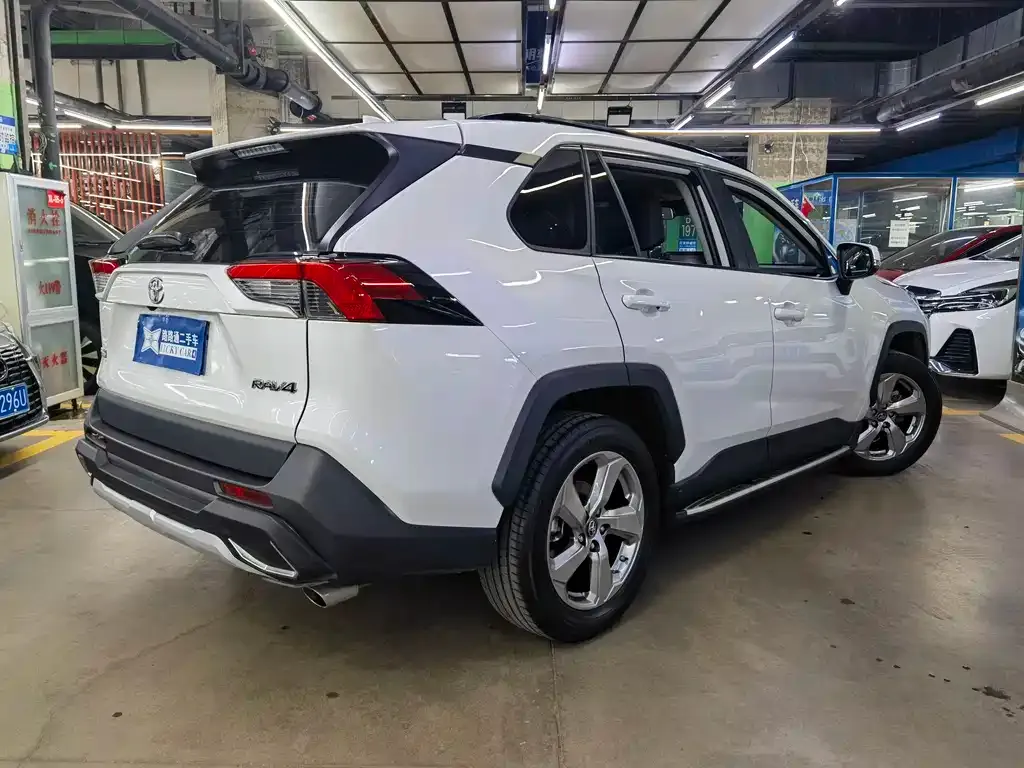 Toyota RAV4 2021 из CN, фото 4