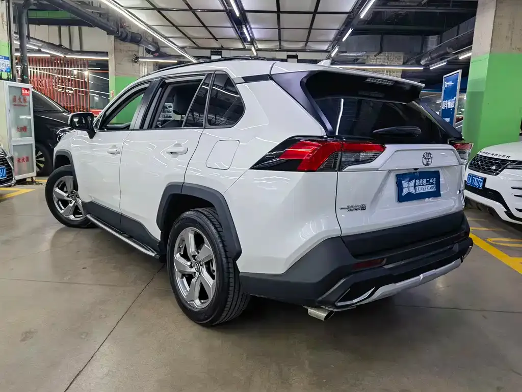 Toyota RAV4 2021 из CN, фото 6