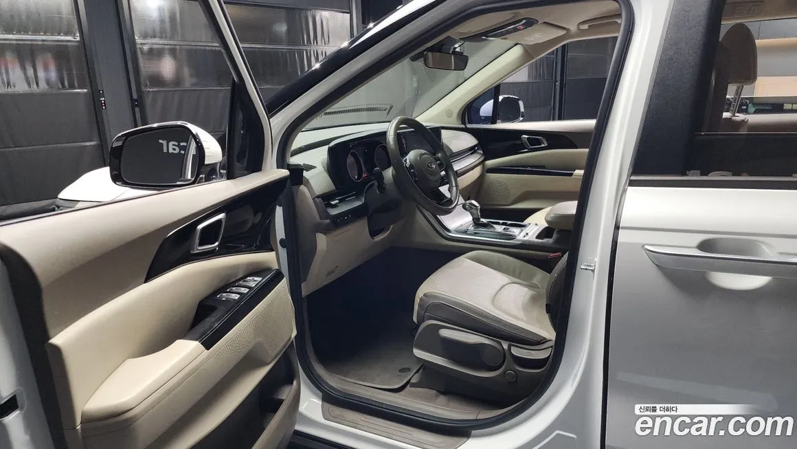 Kia Carnival — фото 10