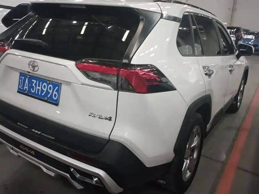 Toyota RAV4 2021 из CN, фото 3