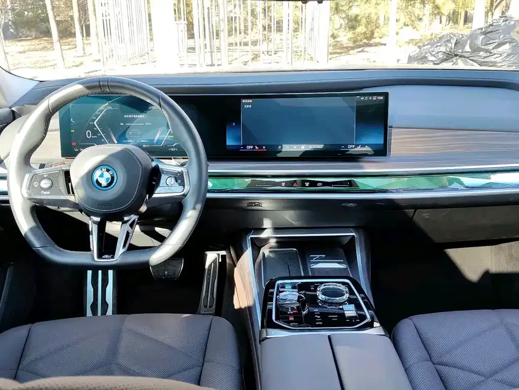 BMW i7 2025 из CN, фото 8