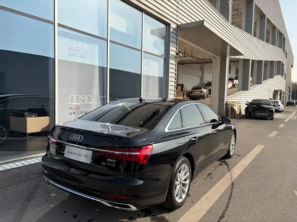 Audi A6L 2023 из CN, фото 9