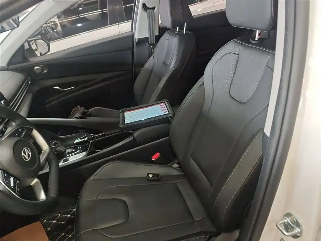 Hyundai Elantra 2024 из CN, фото 7