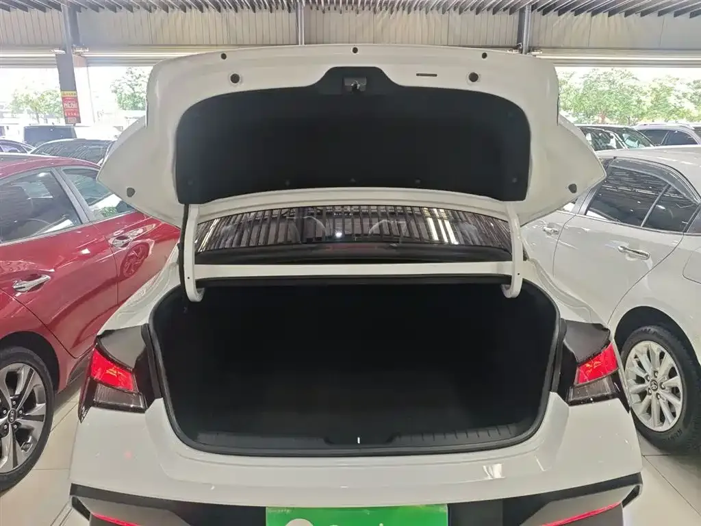 Hyundai Elantra 2024 из CN, фото 9