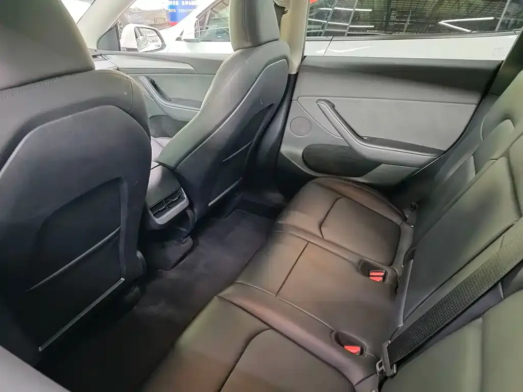 Tesla Model Y 2024 из CN, фото 5