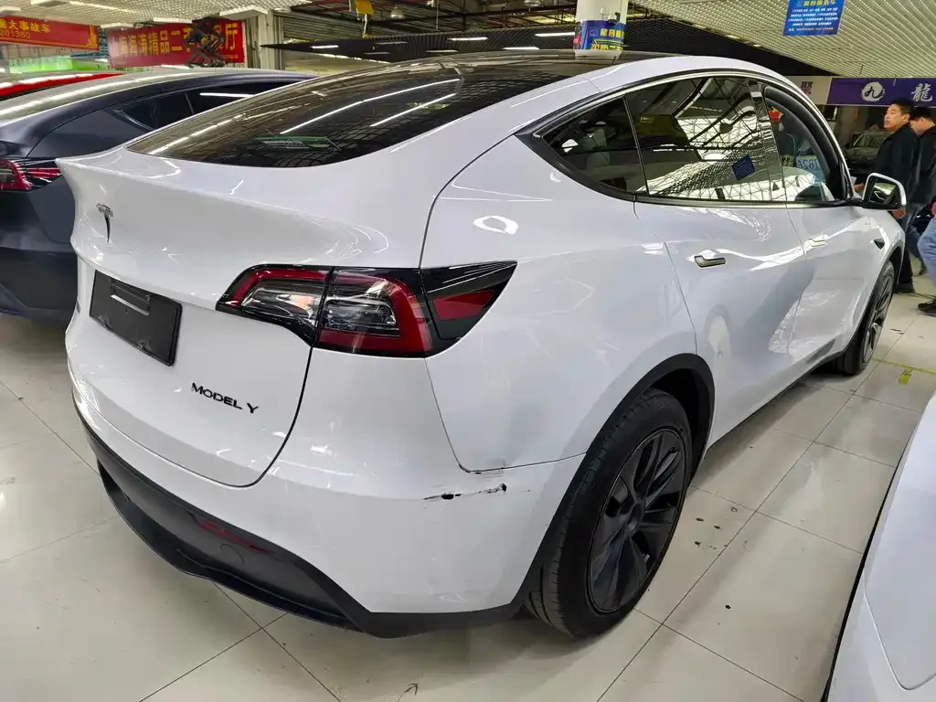 Tesla Model Y 2024 из CN, фото 8