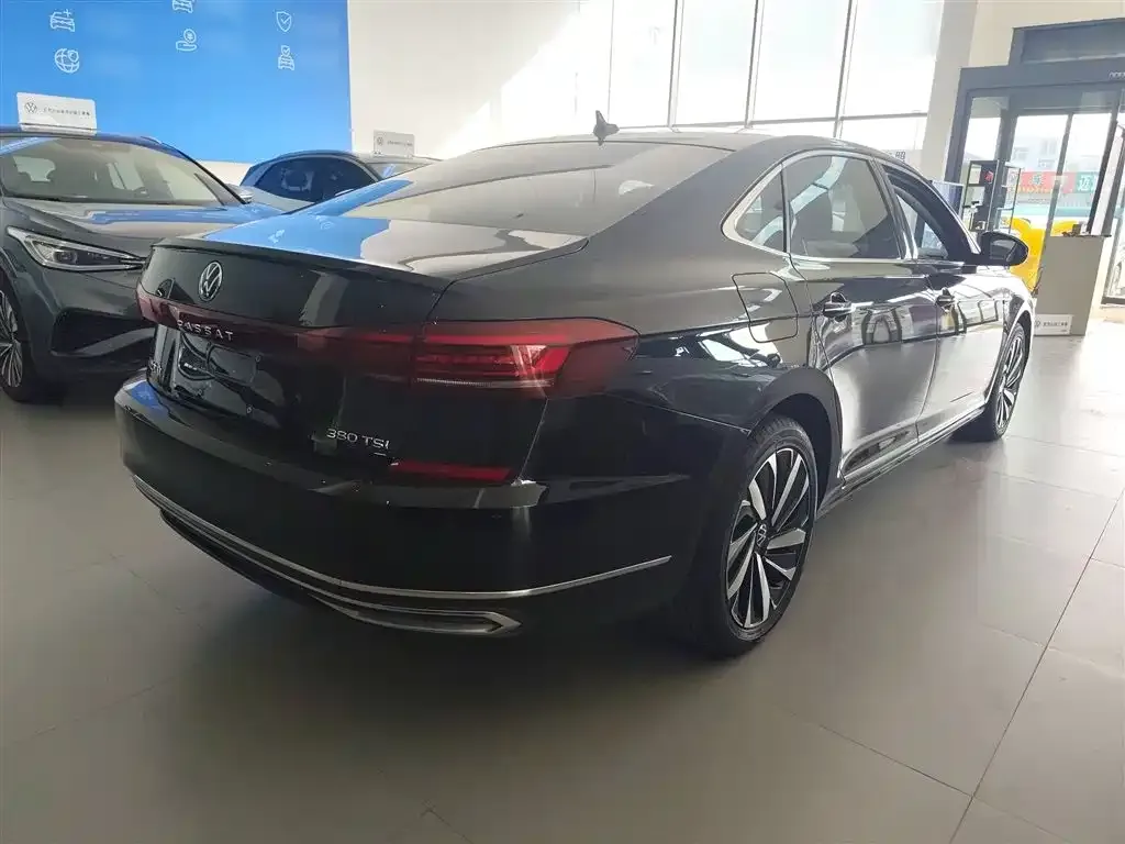 Volkswagen Passat 2024 из CN, фото 7