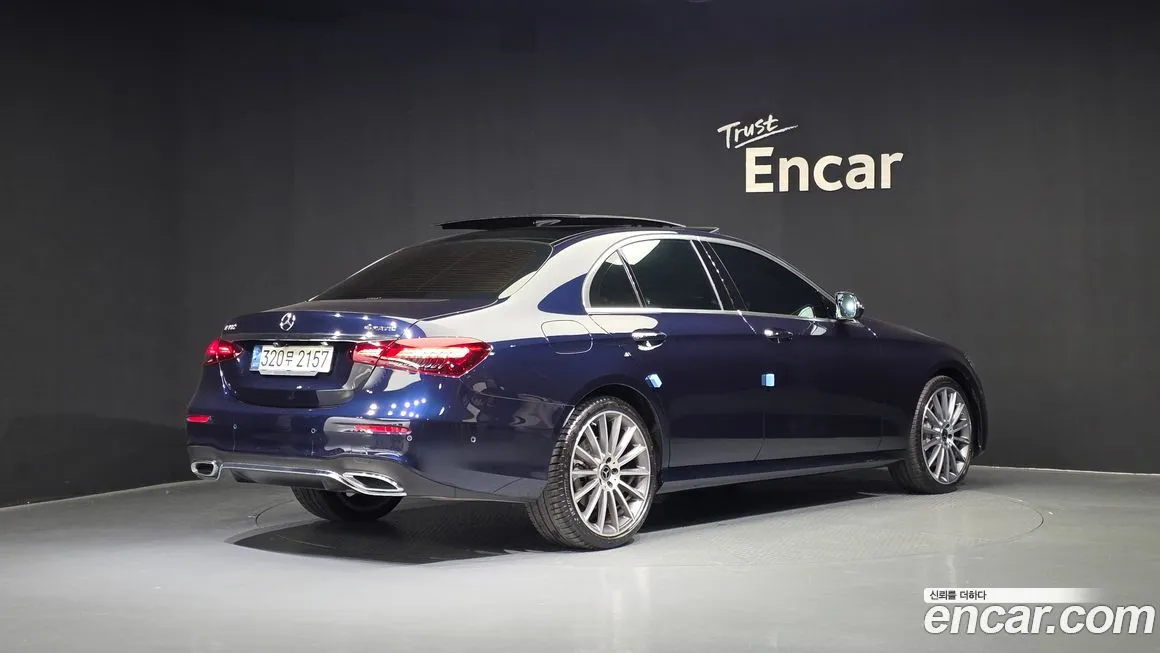 Mercedes-Benz E-Class — фото 2