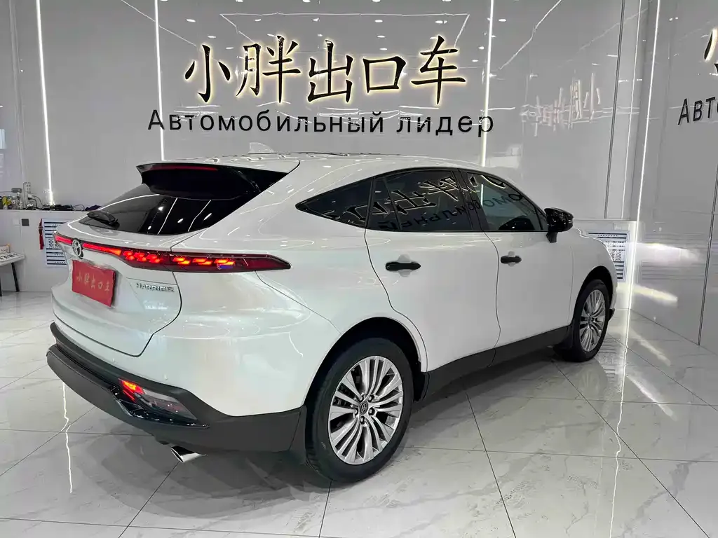 Toyota Harrier — фото 4
