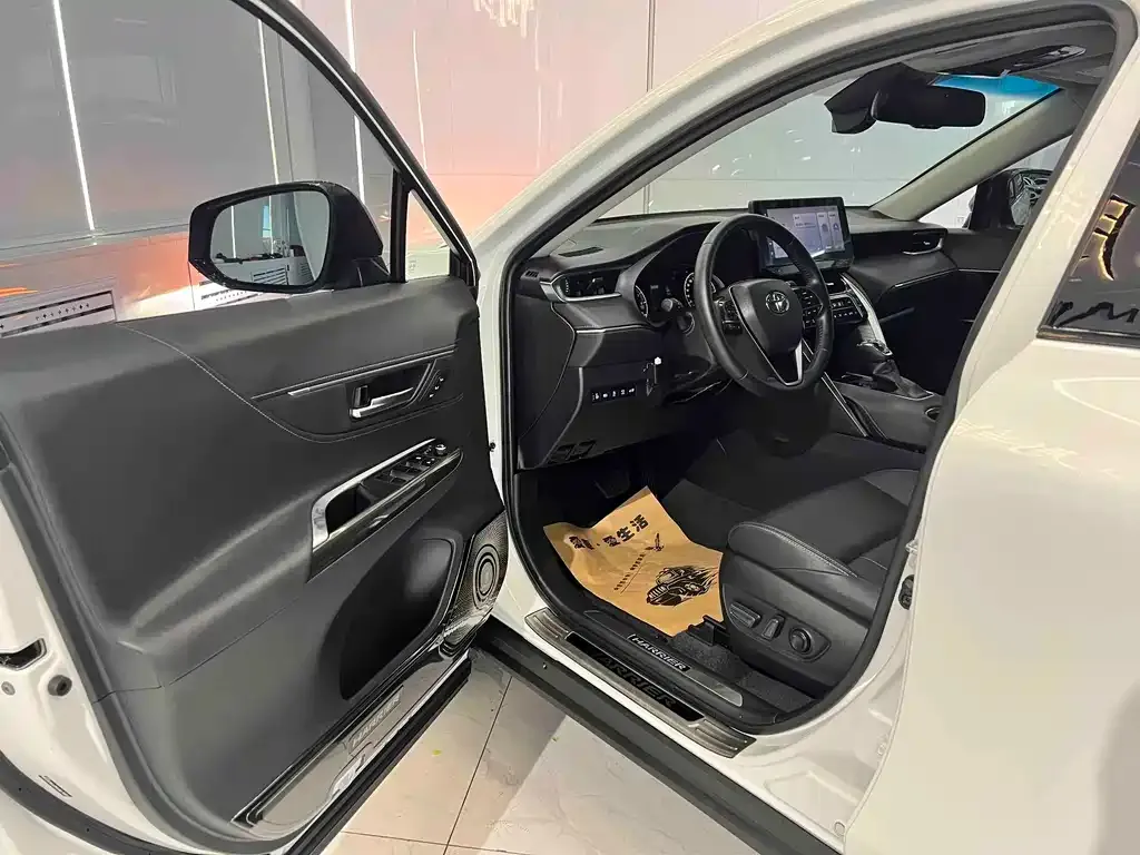 Toyota Harrier — фото 5