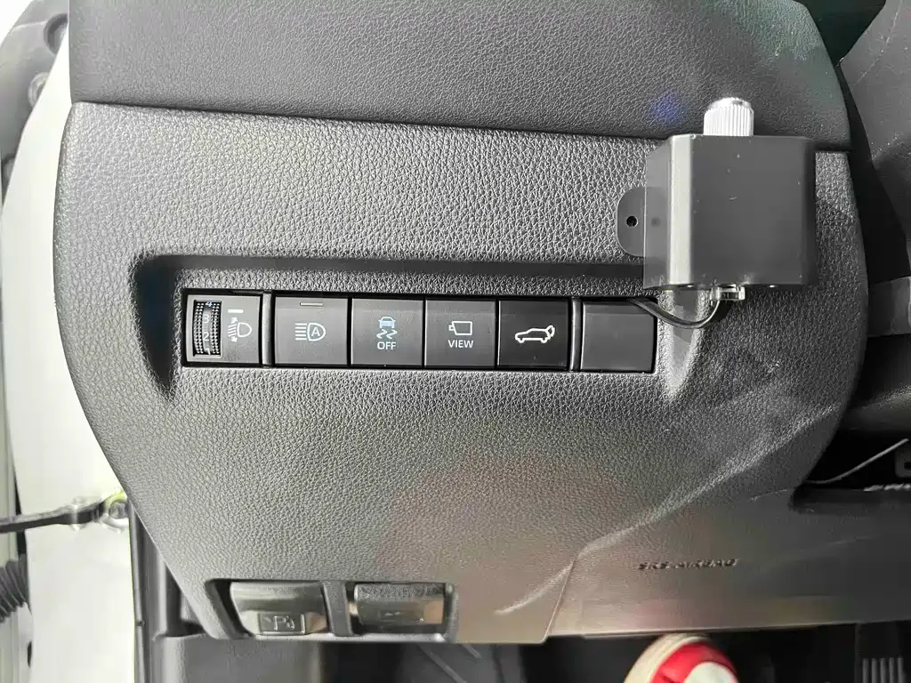 Toyota Harrier — фото 9