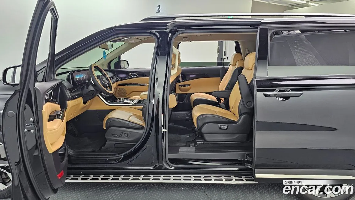 Kia Carnival — фото 10