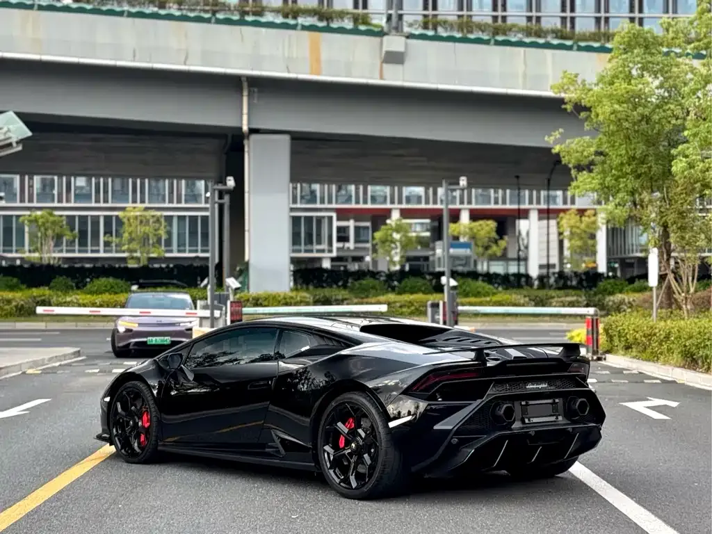 Lamborghini Huracan 2024 из CN, фото 8