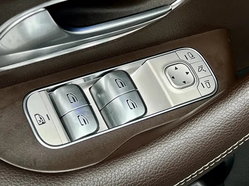 Mercedes-Benz GLE New Energy — фото 10