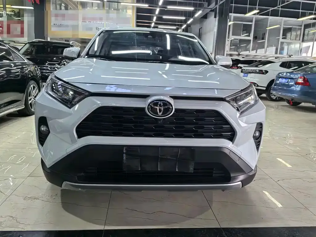 Toyota RAV4 2021 из CN, фото 2