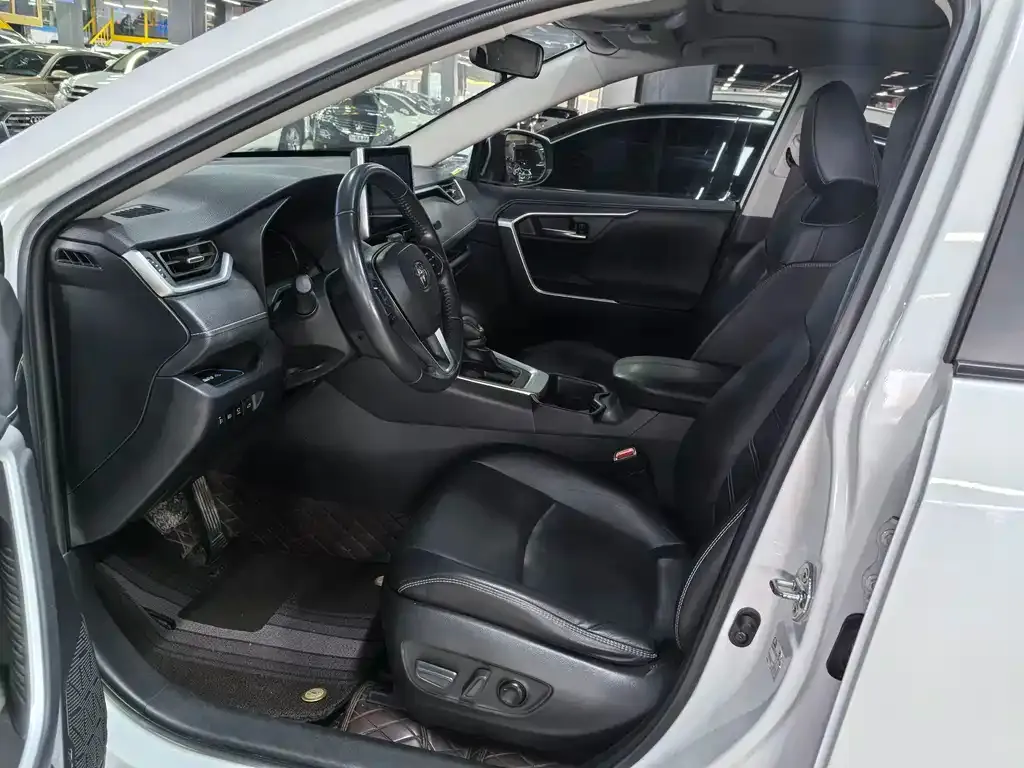 Toyota RAV4 2021 из CN, фото 7