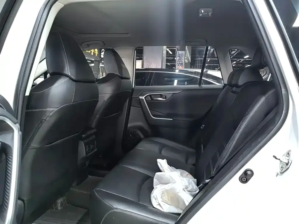 Toyota RAV4 2021 из CN, фото 8